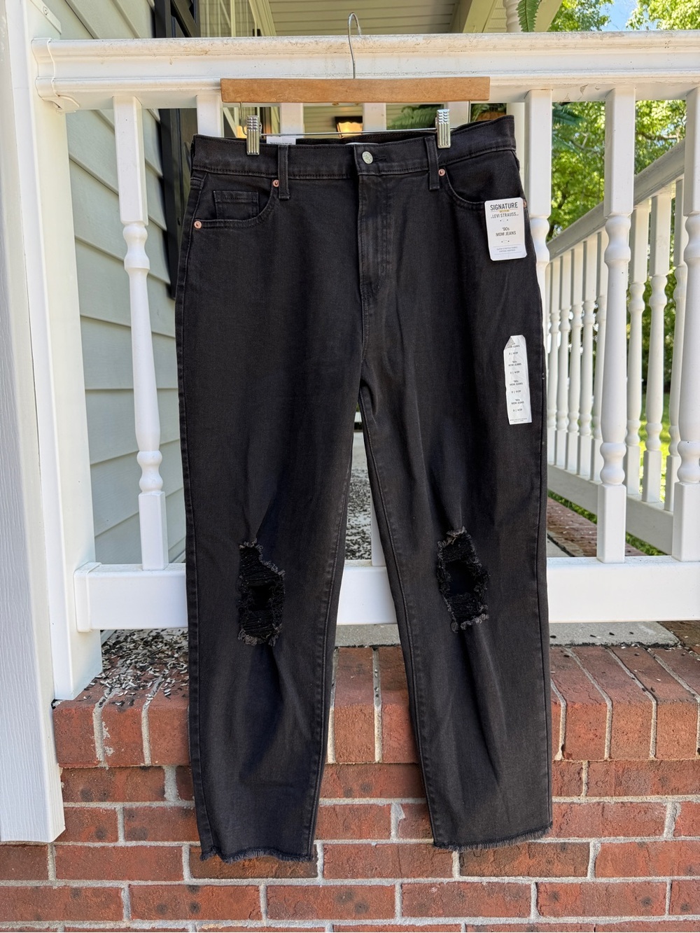Levi’s Black 90s Mom Jeans Size 8 29 NWT